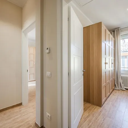 Sui Tetti Di Centro, Casa Dei Colori * Bolonha